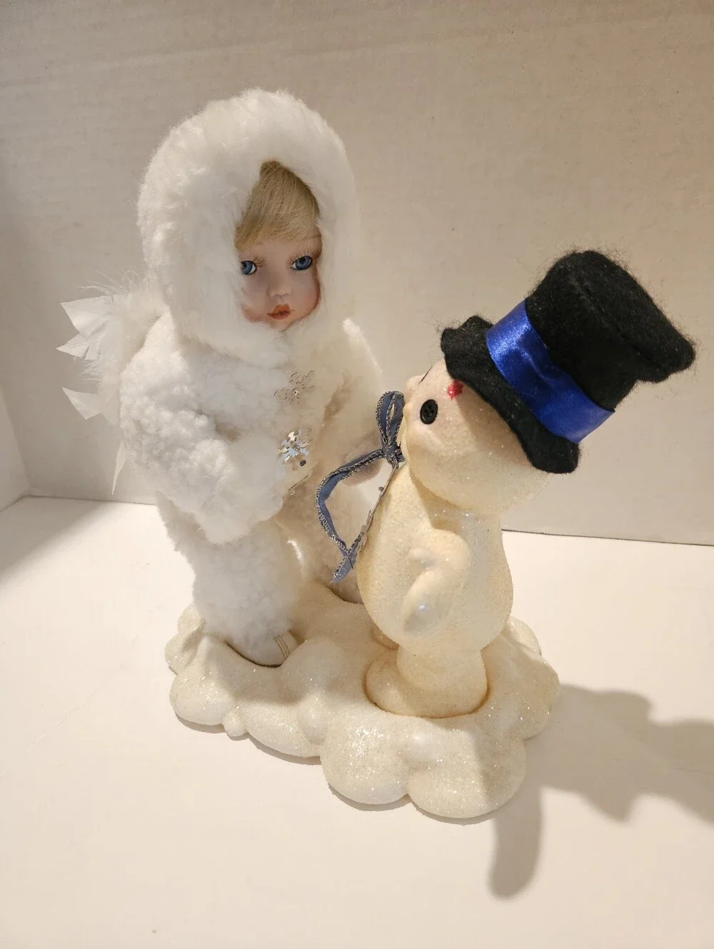 Ashton Drake Snowbabies Beneath The Mistletoe